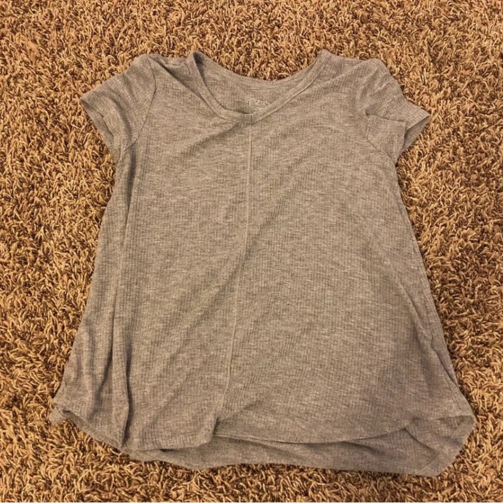 TILLYS GRAY FLOWY SHIRT GIRLS